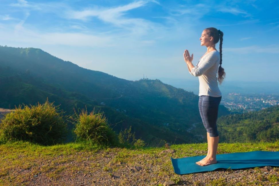 Read more about the article 9 Yoga Poses for Beginners to Relieve Stress and Anxiety
